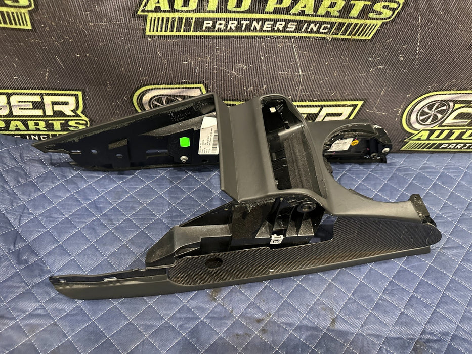 2014 AUDI R8 FRONT CENTER CONSOLE BASE OEM W/ CARBON FIBER TRIMS 423 863 241 D