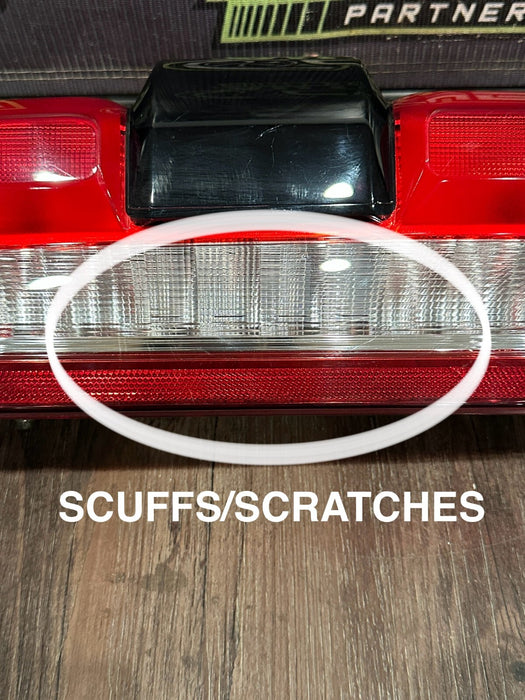 2023-2024 FORD F350 PASSENGER RIGHT HALOGEN TAIL LIGHT OEM *READ/SCUFFS*