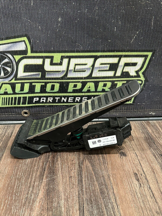 2017-18 AUDI R8 GAS ACCELERATOR PEDAL W SENSOR OEM 1K1 723 503 / 4S0 863 657