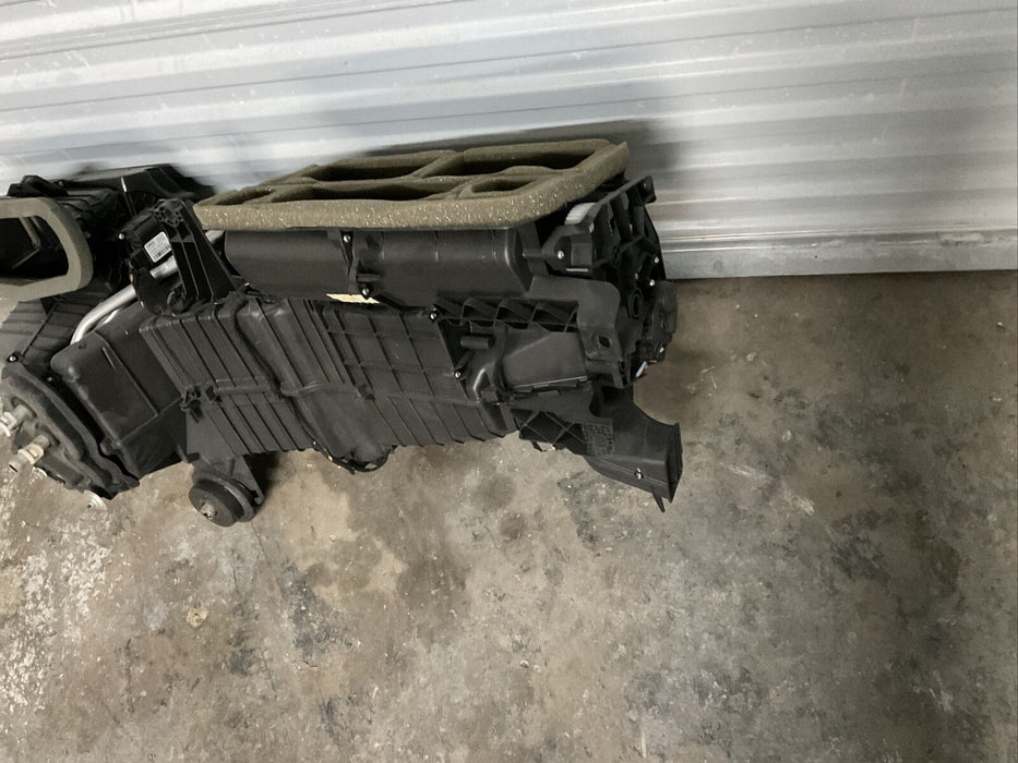 2017-2019 FORD F250 F350 DIESEL 6.7L HEATER CORE BOX HVAC OEM GL3H-19B555-FR