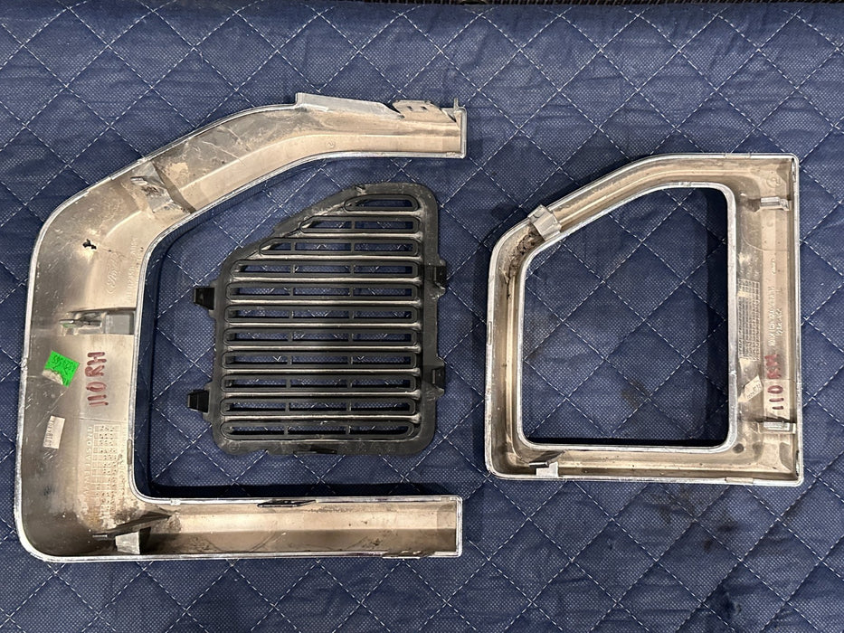 2020 2022 FORD F250 F350 PLATINUM FRONT RIGHT CHROME GRILLE TRIMS OEM LC3B 8200