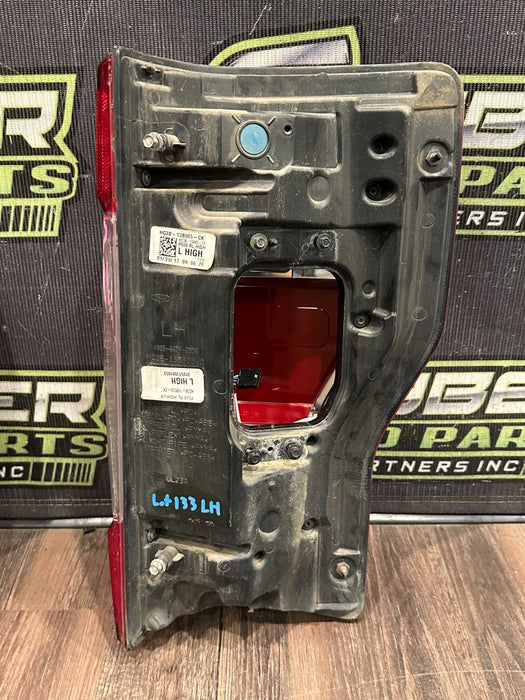 2017-2019 FORD F250 F350 F450 LEFT LED TAIL LIGHT OEM *CRACKS/WEAR 5-10*