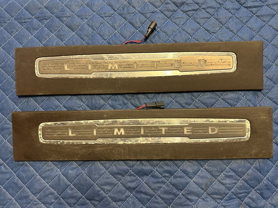 2020-2022 FORD F250 F350 LIMITED ILLUMINATED FRONT DOOR KICK PLATES *SCRATCHED
