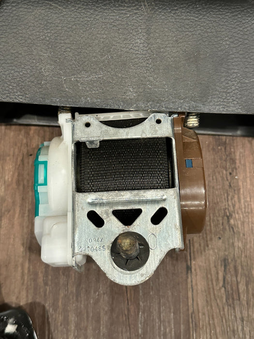 2017-2019 FORD F250 F350 F450 REAR CENTER MIDDLE SEATBELT OEM