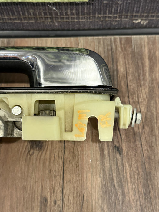 2017-2019 FORD F250 F350 FRONT RIGHT DOOR HANDLE (UM) OEM *FLAWS 5,6,8*