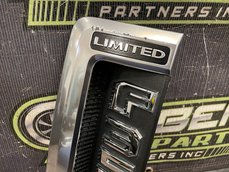2017 2019 FORD F350 LIMITED DRIVER LEFT FENDER EMBLEM OEM *PAINT CHIP/SCRATCHES*