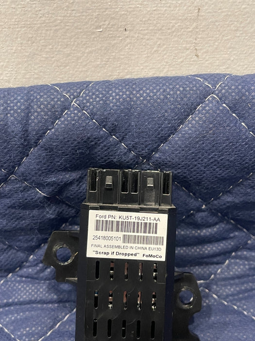 2017-2019 FORD F250 F350 F450 LARIAT REAR CENTER CONSOLE USB CHARGING MODULE OEM