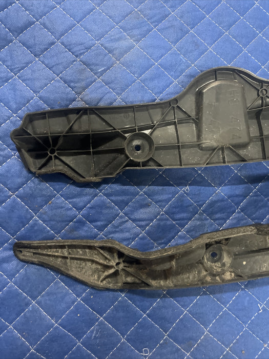 2014 Toyota Prius V Front Right Left Fender Side Protector Pair OEM 53827-47040