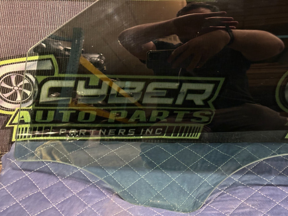 2021 AUDI R8 FRONT LEFT DRIVER SIDE WINDOW GLASS OEM