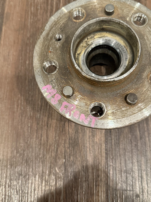 2020 BMW M8 COMPETITION FRONT WHEEL HUB WITH BEARING OEM 7857069