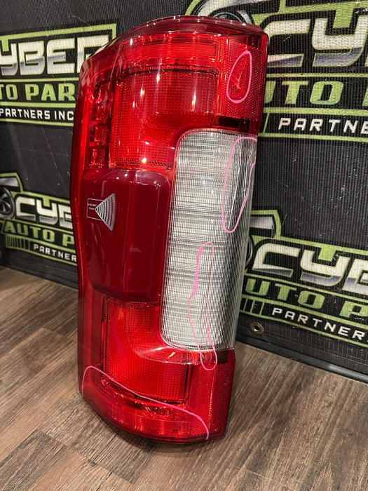 2017-2019 FORD F250 F350 F450 LEFT LED TAIL LIGHT OEM *CRACKS/WEAR 5-10*