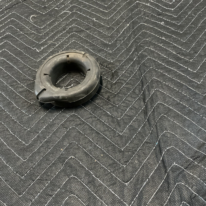 2015 DODGE HELLCAT REAR UPPER COIL SPRING RUBBER CAP MOUNT ISOLATOR OEM