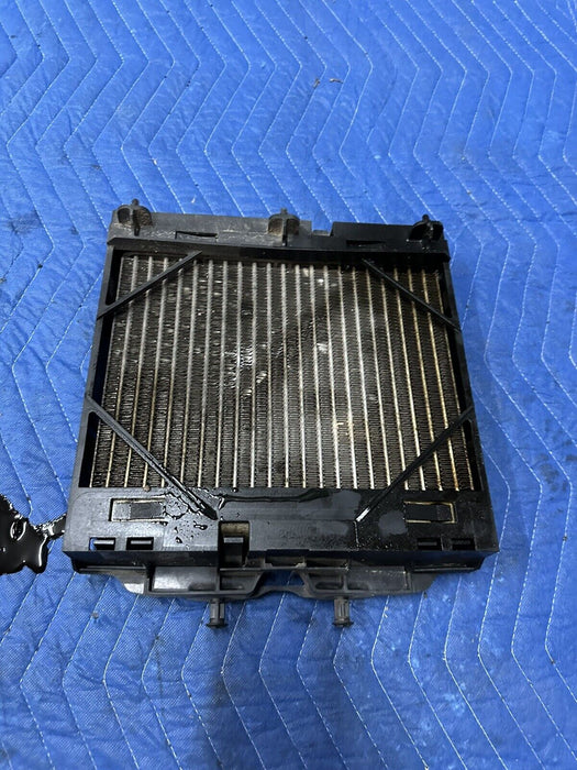 2011 BMW 550i F10 5 SERIES FRONT OIL COOLER 17-21-7-572-542 17217572542