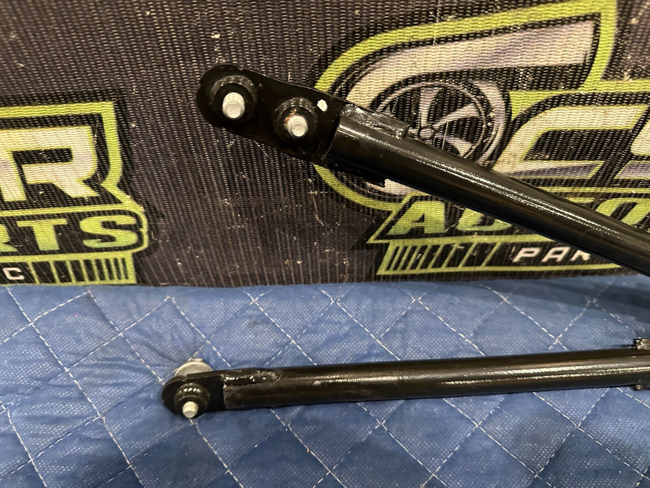 2015-2020 BMW M4 F82 FRONT RIGHT DRIVER ENGINE STRUT BAR BRACE MOUNT OEM