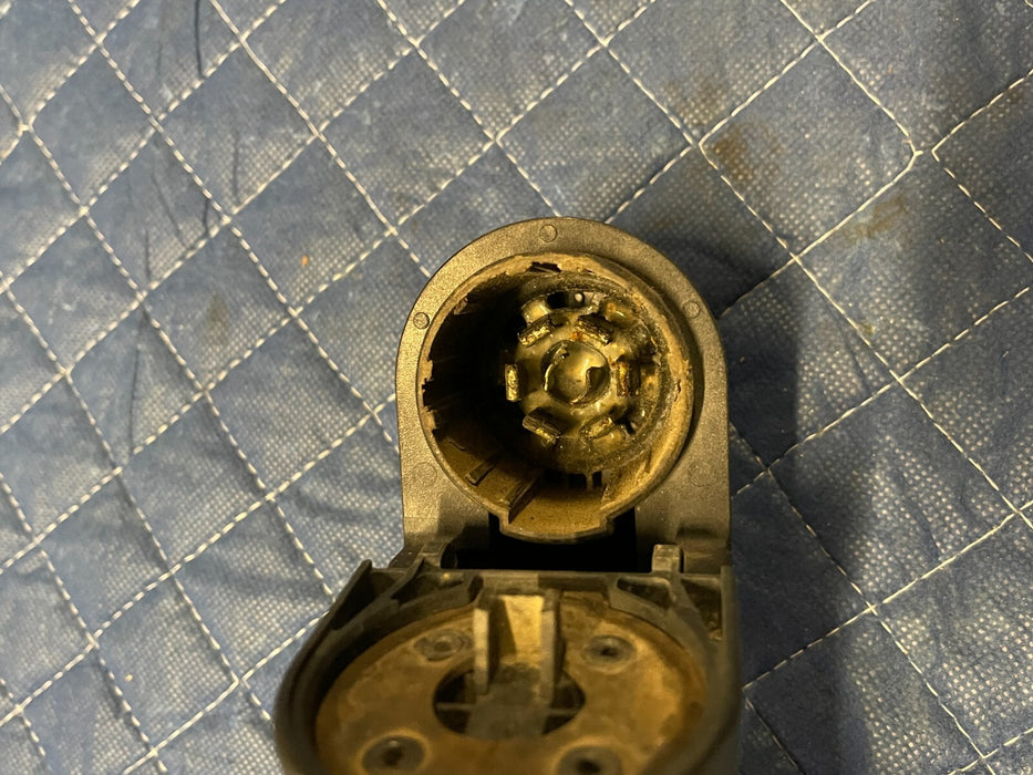 2017-2019 FORD F250 F350 F450 REAR BUMPER 7/4 PIN TRAILER TOW CONNECTOR PLUG OEM