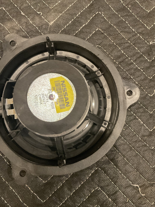 2016 NISSAN TITAN XD CREW REAR DOOR SPEAKER 28156-EZ00A RIGHT/LEFT OEM