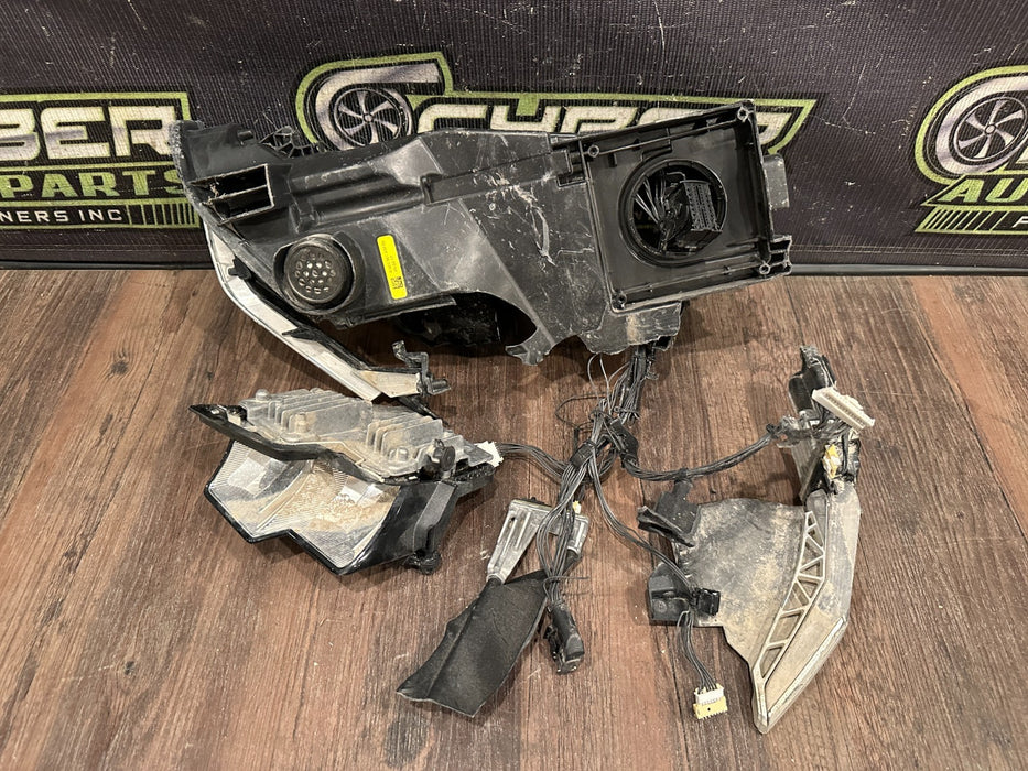 2017 AUDI R8 RIGHT HEADLIGHT OEM *FOR PARTS USE ONLY*