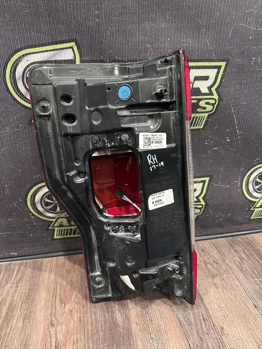 2017-19 FORD F250 F350 F450 PASSENGER RIGHT LED TAIL LIGHT OEM *MINOR SCUFF #6*