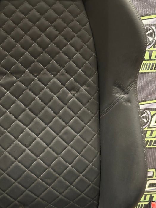 2017 2021 AUDI R8 PLUS RIGHT PASSENGER OEM GENUINE DIAMOND STITCHED ~WEAR~