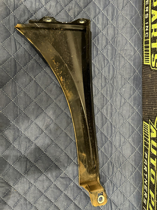 2014 AUDI R8 OEM RIGHT PASSENGER FENDER GARNISH PANEL TRIM W/ BRACKET & FOAM