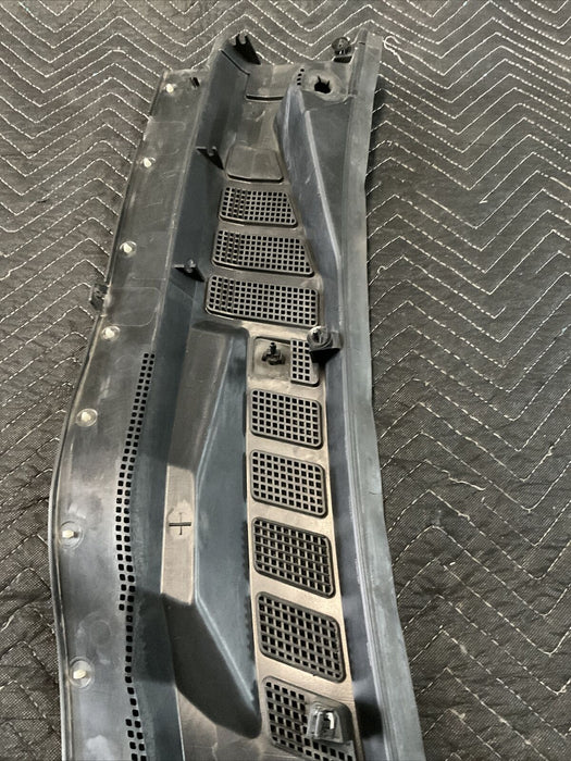 2017 FORD F250 F350 SUPER DUTY WINDSHIELD WIPER VENT COWL PANEL OEM