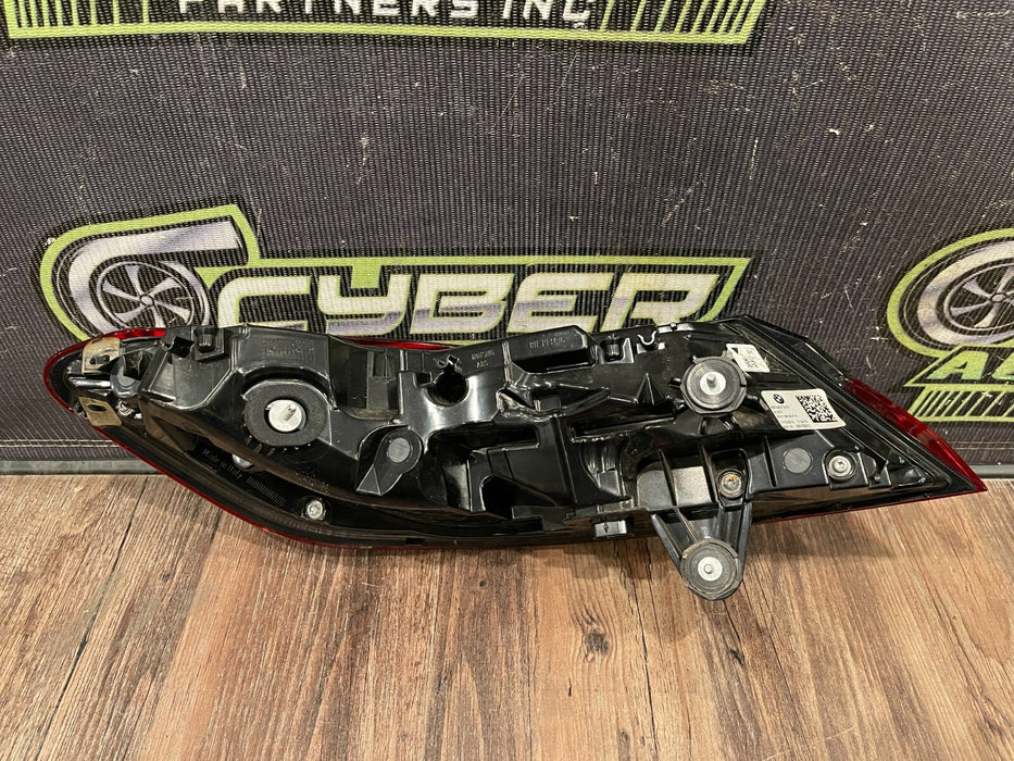 2020 BMW M8 COMP F92 PASSENGER RIGHT OUTER QUARTER PANEL LED TAILIGHT OEM *READ*