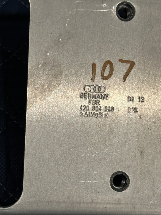 2014 AUDI R8 A/T AUTOMATIC TRANS FLOOR SHIFTER BRACKET MOUNT 420 804 048 OEM