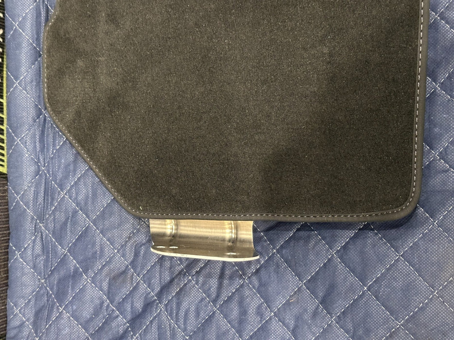 2014 AUDI R8  FLOOR MAT FOOT REST CARPET METAL UNDERNEATH OEM 423 864 420 B
