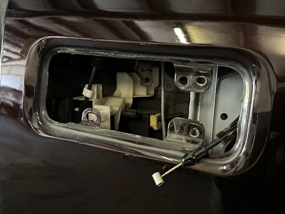 2017-19 FORD F250 F350 FRONT PASSENGER RIGHT DOOR OEM MAGMA RED (E2) *READ DESC