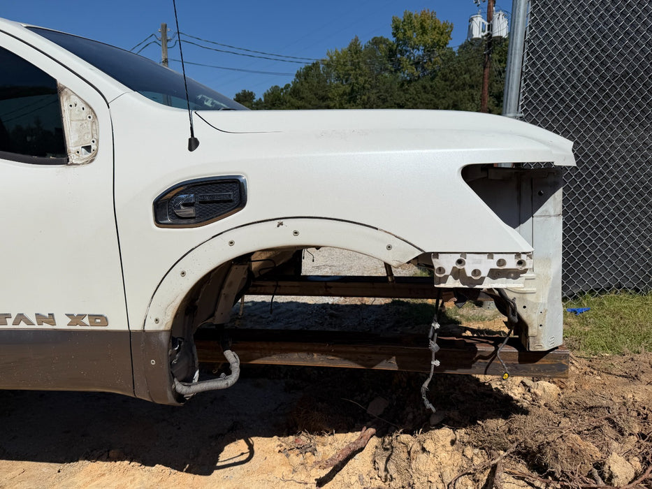2016 2017 2018 2019 NISSAN TITAN XD DIESEL 4X4 CREW CAB WITH DOORS AND HOOD