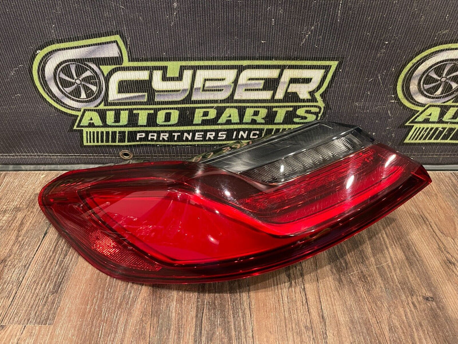 2020 BMW M8 COMP F92 DRIVER LEFT OUTER QUARTER PANEL LED TAILIGHT OEM *READ*