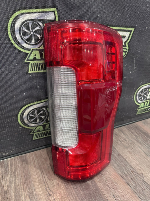2017-19 FORD F250 F350 F450 PASSENGER RIGHT LED TAIL LIGHT OEM *MINOR SCUFF #6*