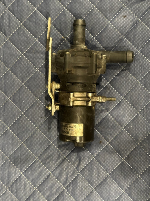 2014 AUDI R8 BOSCH ENGINE AUXILIARY WATER PUMP 0 392 022 002