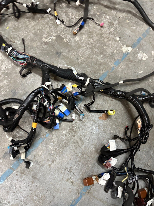 2016 2017 NISSAN TITAN XD PRO-4X FRONT MAIN DASHBOARD DASH HARNESS 24010-EZ04A