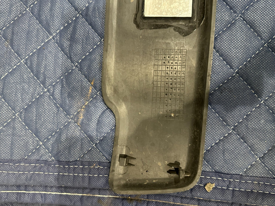 2014 AUDI R8 FRONT PASSENGER RIGHT ILLUMINATED KICK SCUFF SILL PLATE 420 853 372