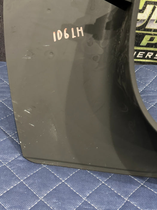 2014 AUDI R8 LEFT RIGHT COWL KICK PANEL TRIMS 423 867 271 423 867 272