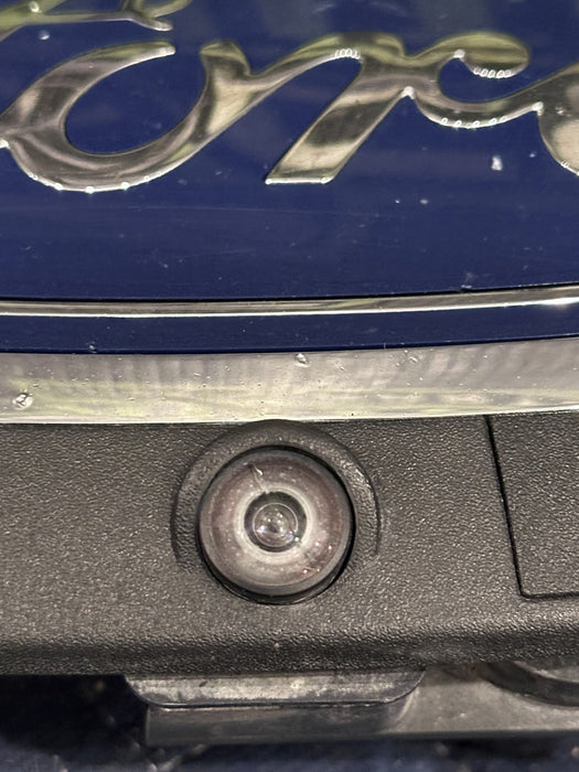 2020-2020 FORD F350 F450 FRONT GRILLE EMBLEM W CAMERA ASSEMBLY OEM