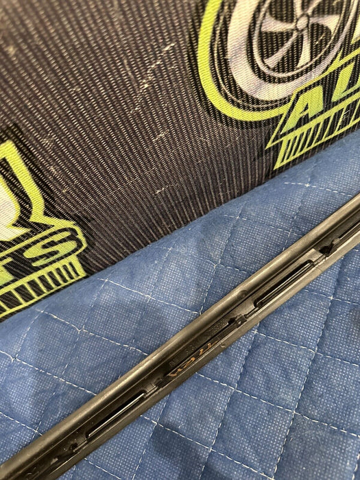 2015-2020 BMW M4 F82 RIGHT SIDE WINDSHIELD DRIP MOLDING 51 31 7 285 928