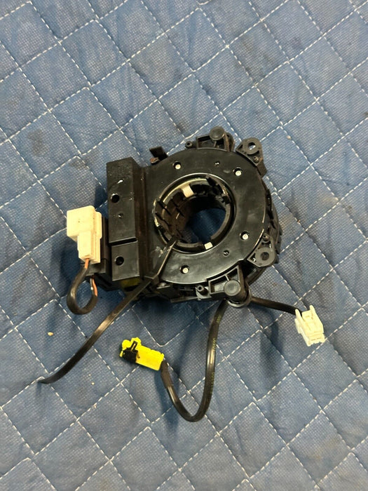 2016-2019 NISSAN TITAN & TITAN XD STEERING WHEEL CLOCK SPRING OEM 25554 EZ00A