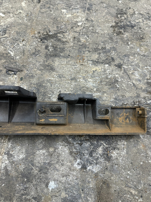 2012 AUDI R8 OEM REAR LEFT DRIVER SIDE SKIRT ROCKER MOUNT BRACKET 420 853 921