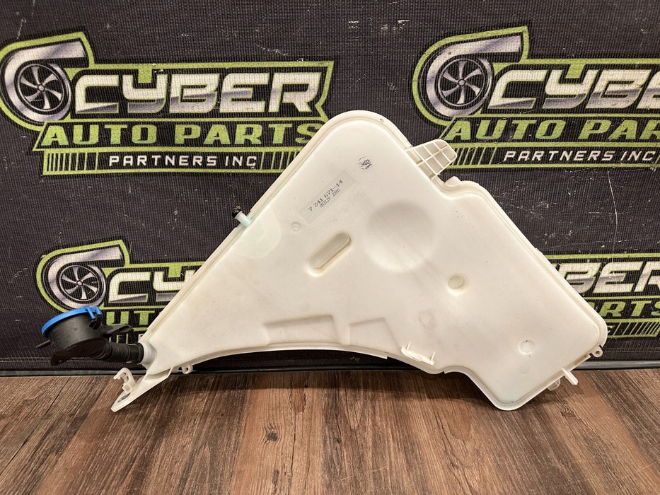 2020 BMW M4 F82 WINDSHIELD WASHER RESRVOIR TANK OEM 7 241 671 14
