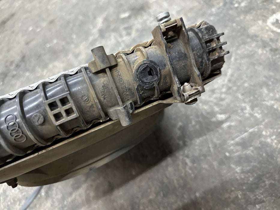 2014 AUDI R8 FRONT RIGHT PASSENGER RADIATOR 420 121 252 ASSEMBLY ~DAMAGE!!~