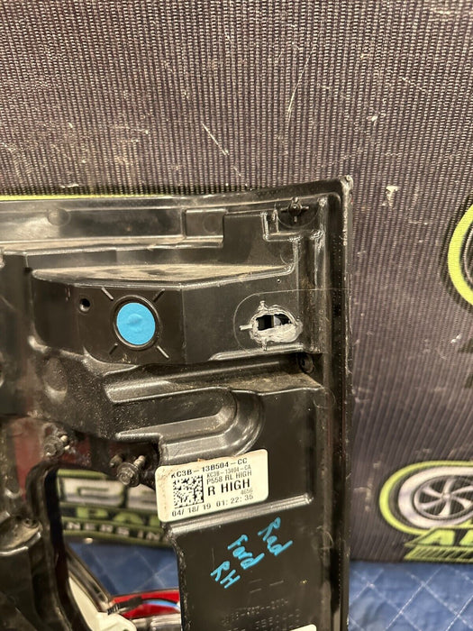 2017- 2019 FORD F250 F350 F450 PASSENGER RIGHT LED TAIL LIGHT OEM *PARTS ONLY*