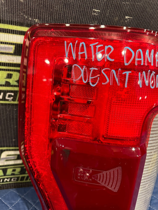 2017-2019 FORD F250 F350 F450 DRIVER LEFT TAIL LIGHT OEM *WATER DAMAGE*