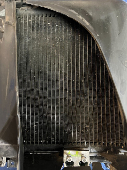 2012 AUDI R8 FRONT LEFT DRIVER RADIATOR 420121252B ASSEMB~MINOR COSMETIC DAMAGE~