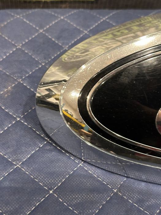 2017-2019 FORD F250 F350 F450 GRILLE EMBLEM WITH CAMERA OEM