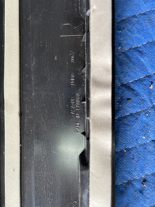 2017-2019 FORD F250 F350 FRONT RIGHT GLOSS BLACK DOOR B PILLAR OEM