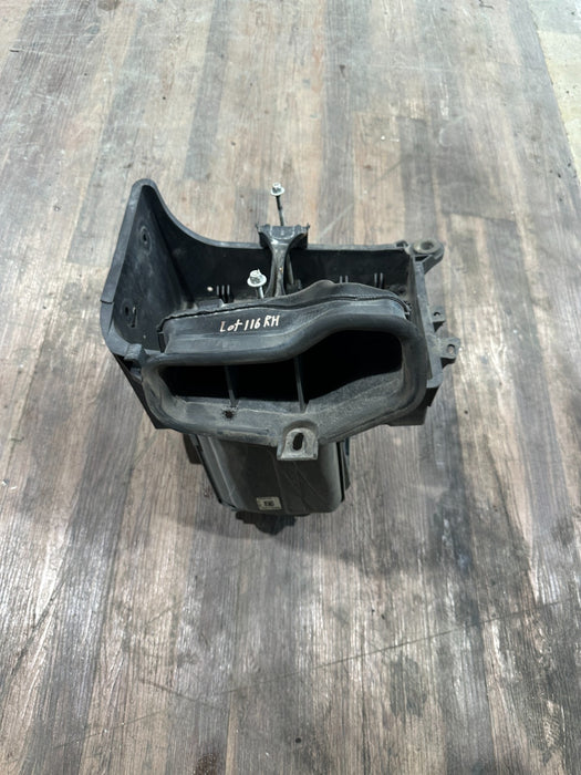 2017-2019 FORD F250 F350 RIGHT BATTERY TRAY HOLDER OEM HC34 9C675 AF*CRACK #4*