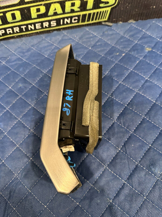 2017-2019 FORD F250 F350 F450 PLATINUM RIGHT SIDE DASH AIR VENT TRIM ~BROKEN TAB