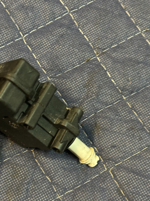 2020 BMW M4 F82 FUEL FILLER DOOR LOCK ACTUATOR OEM 7 270 792 17337010